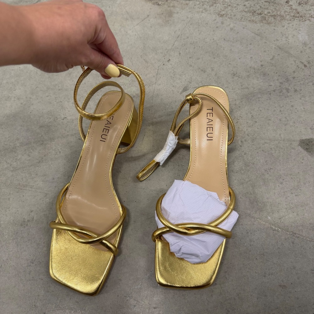 TEAIEUI Gold Metallic Strappy Block Heel Sandals Square Toe Size 9.5 TB112